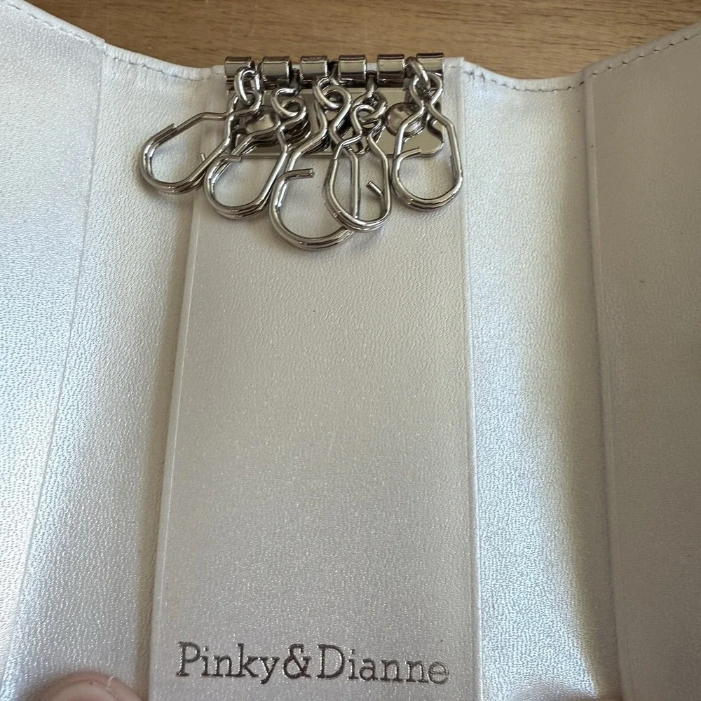 Pinky and Dianne Folding Snap Key Card Case Holder White‎ Leather Embossed Logo